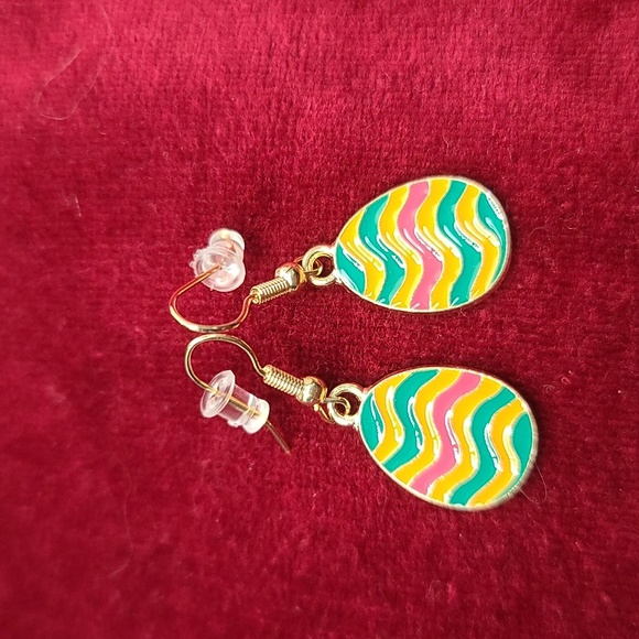 EGG or OVAL dangle earrings Easter or Spring - Picture 2 of 4